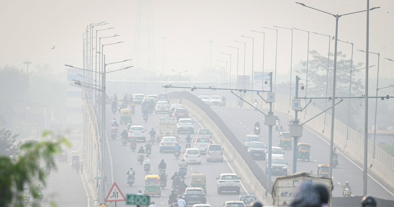 Z powodu smogu ludzie wyszli na ulice. Policja aresztowała dziesiątki