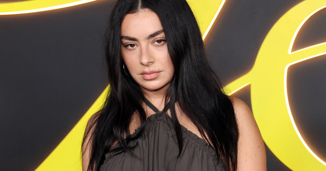 Charli xcx w filmie-laurce dla Warszawy. O czym tak naprawdę jest "Erupcja"?
