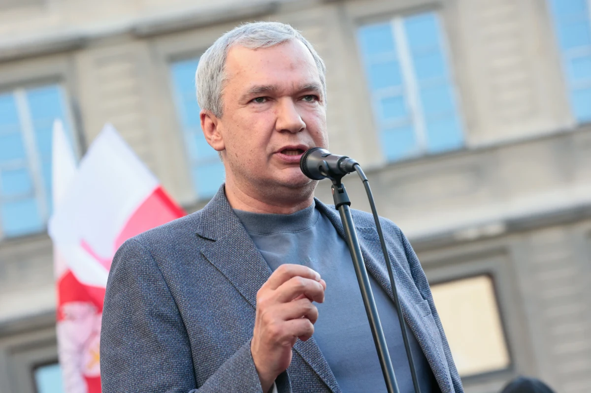 Polska Prokuratura wszczęła śledztwo w sprawie prób werbunku pracowników Narodowego Zarządu Antykryzysowego przez służby specjalne reżimu Alaksandra Łukaszenki. Białoruskie służby próbowały werbować swoich obywateli mieszkających w Polsce. Narodowy Zarząd Antykryzysowy to organ białoruskiej opozycji z siedzibą w naszym kraju. Więcej o śledztwie dowiedział się dziennikarz RMF FM Krzysztof Zasada, który rozmawiał z szefem NZA Pawłem Łatuszką.