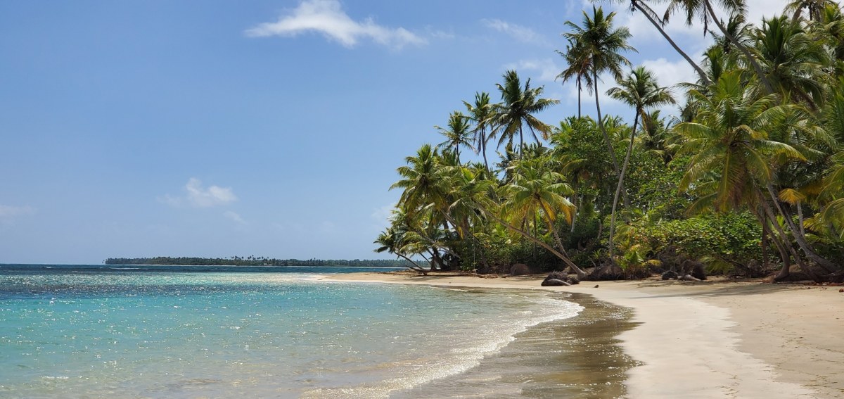 Statek z turystami zatonął podczas wycieczki. 55 osób w wodzie