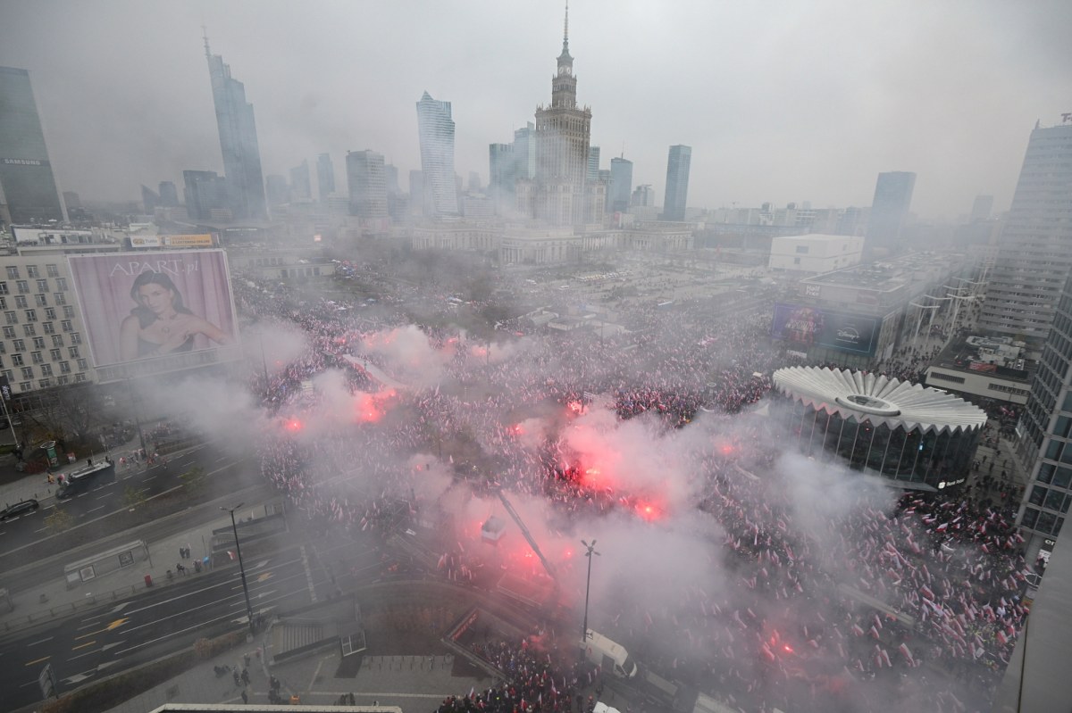 Race poszły w ruch. Rozpoczyna się Marsz Niepodległości [NA ŻYWO]