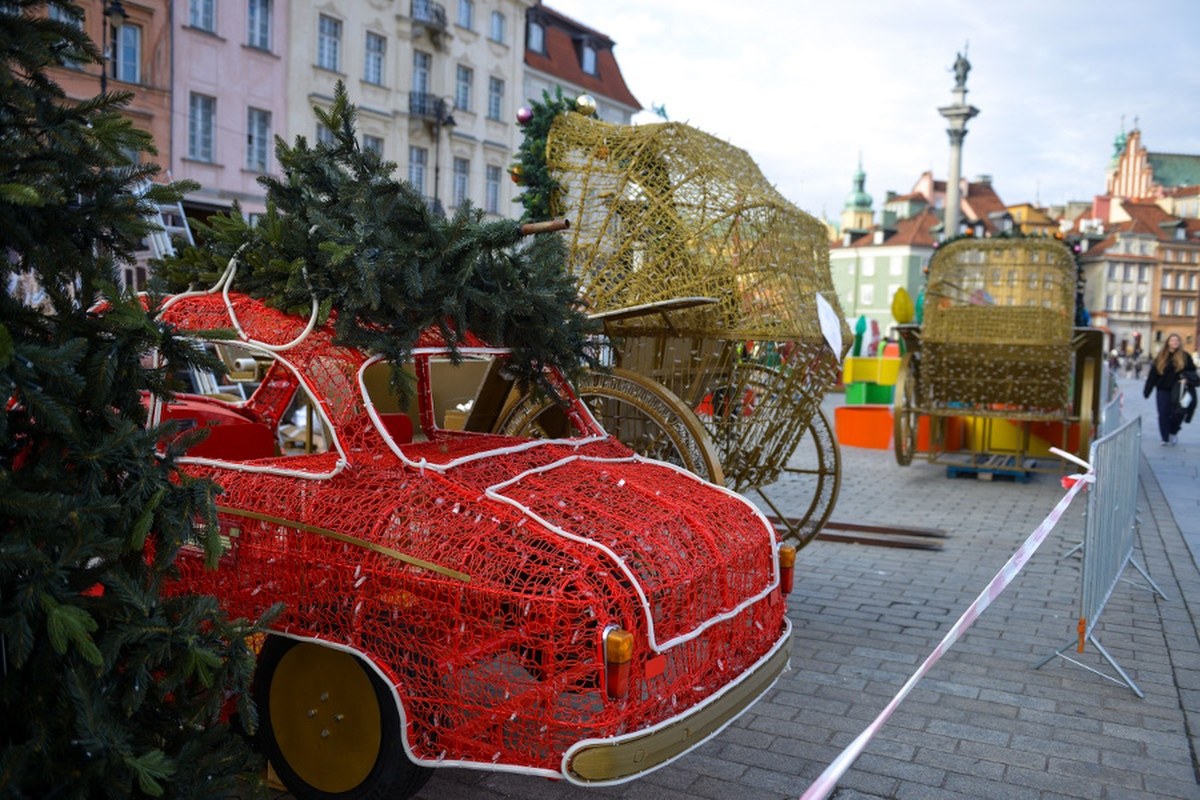 Ostatnia taka iluminacja w Warszawie. Stolica szykuje się na święta