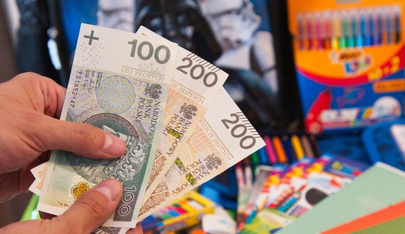 School vouchers, scholarships, allowances — what financial aid is available before school year?