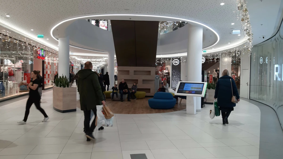 600 osób zostało ewakuowanych w wyniku pożaru, do jakiego doszło w opolskiej galerii handlowej Solaris. Jedna osoba z objawami zatrucia została objęta opieką medyczną.