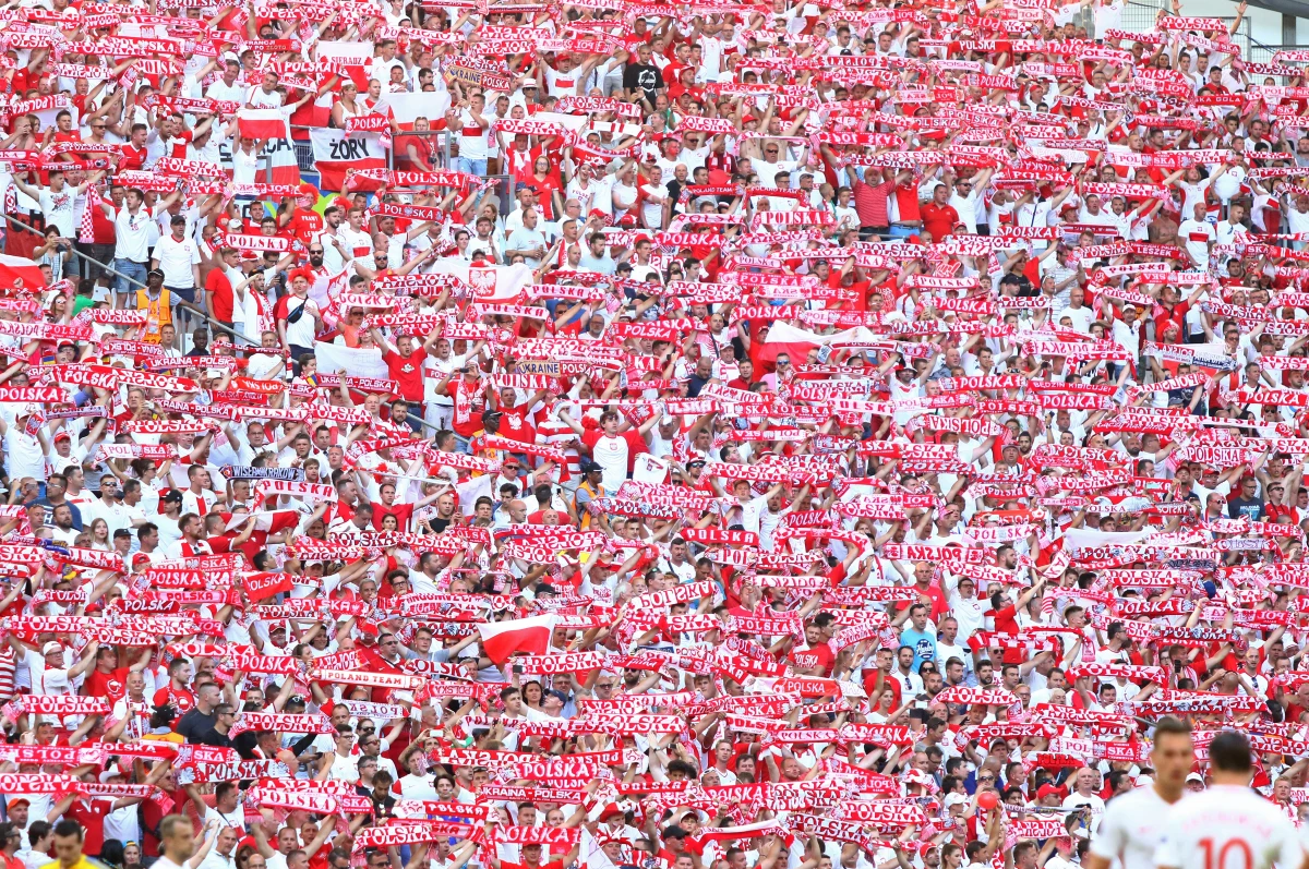 Patriotyzm może być realizowany w sportowym wydaniu, poprzez reprezentację Rzeczpospolitej na arenie międzynarodowej. Z okazji Święta Niepodległości, przypominamy rozmowy Krzysztofa Urbaniaka z komentatorami sportowymi w Radiu RMF24.  Jakie emocje towarzyszą podczas komentowania sukcesów biało-czerwonych? O tym opowiadają Dariusz Szpakowski, Marek Rudziński i Piotr Dębowski. Co oznacza patriotyzm w sportowym wydaniu?
