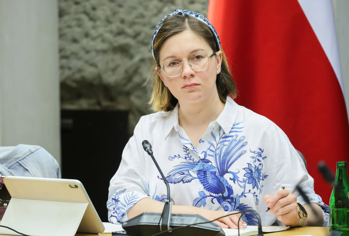 "Zarząd Krajowy Razem zdecydował dziś jednogłośnie o skreśleniu Pauliny Matysiak z listy członkiń Razem" - przekazało ugrupowanie we wpisie na platformie X. W komunikacie wskazano, że polityk od dłuższego czasu nie współpracowała z partią, a także nie uwzględniała w swoich działaniach wartości związanych z Razem.