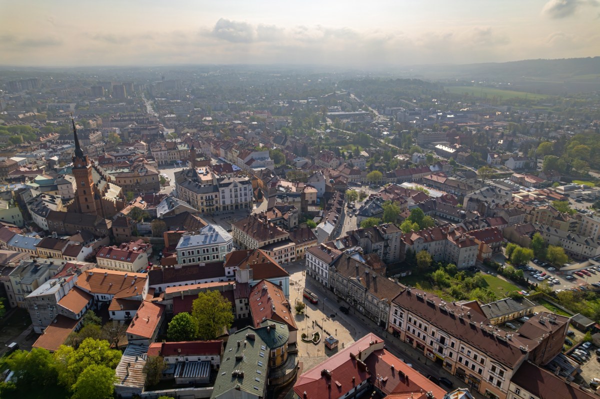 Nie Kraków, nie Warszawa. Oto najbardziej niedoceniane miasta w Polsce według AI