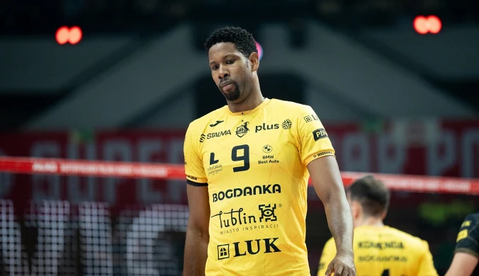 Leon bezradny, kolega z kadry już się odgraża. A Winiarski zaciera ręce