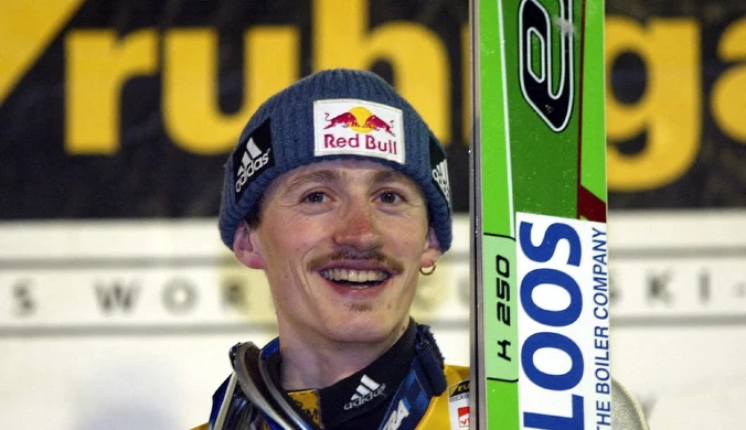 Groźny upadek Małysza, a później fatalna pomyłka. Bezpowrotnie stracił symbol