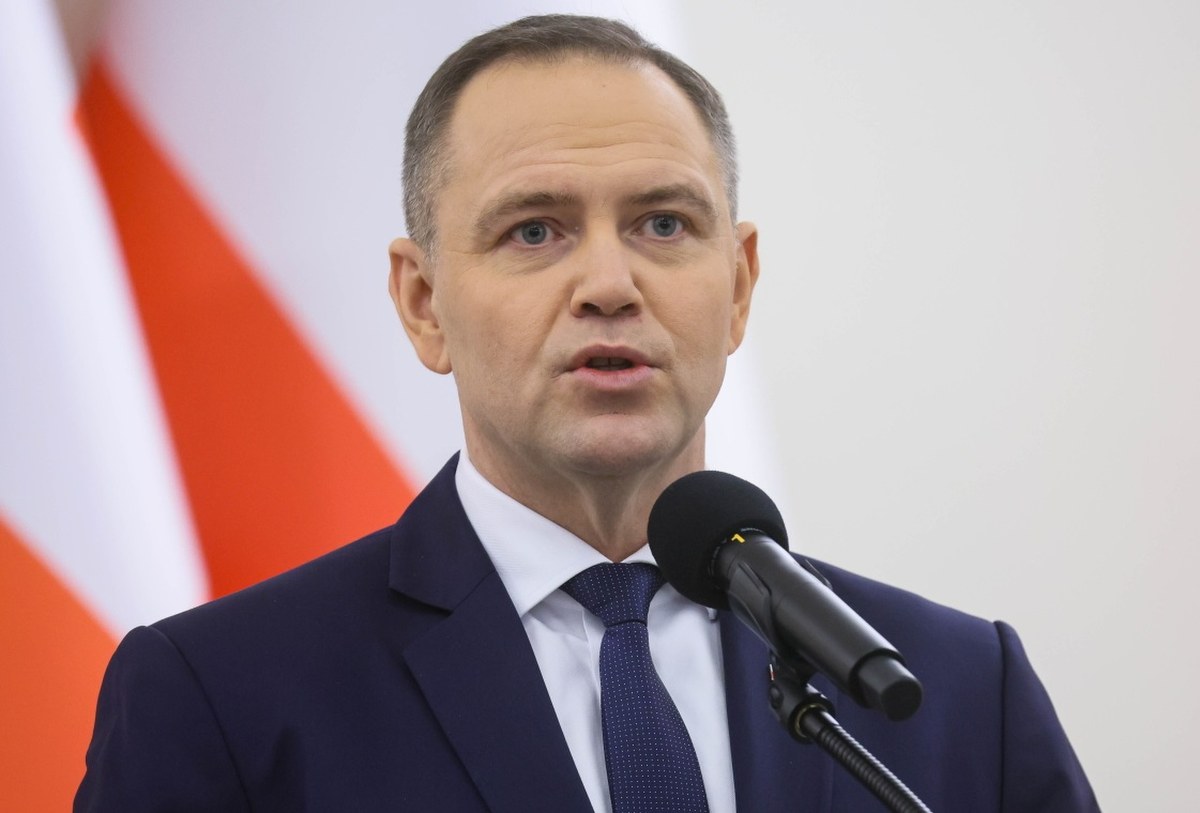 Навроцки бурно реагирует на Зурека: Он начинает есть свой хвост