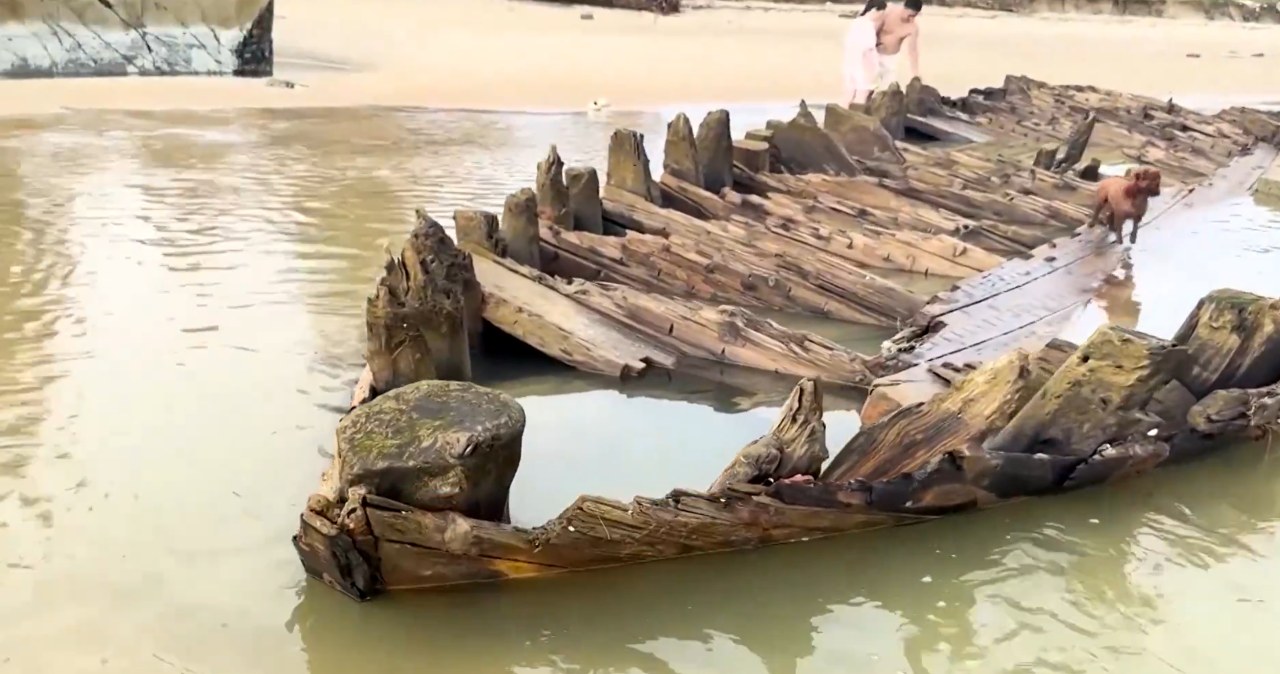 Morze odsłania tajemnice Hoi An. Archeolodzy walczą o wrak z XIV-XVI w.