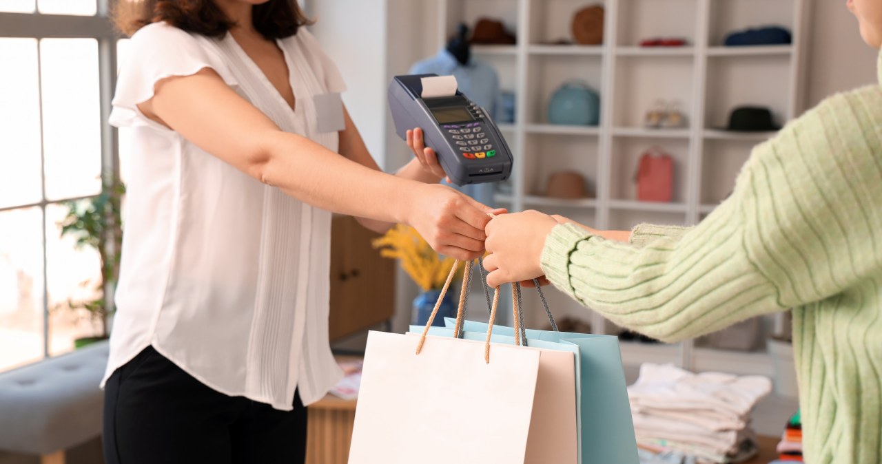 Marketingowe hasła, które kilka znaczą. Jak nie dać się nabrać?