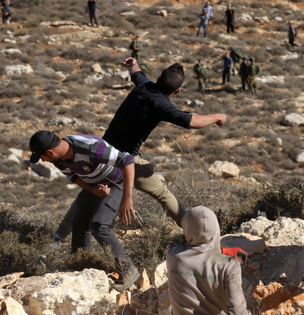 Niespokojnie na Bliskim Wschodzie. Żydowscy osadnicy podpalili w czwartek nad ranem meczet w palestyńskiej wsi na okupowanym Zachodnim Brzegu Jordanu. W ostatnich tygodniach odnotowano tam gwałtowny wzrost przemocy ze strony radykalnych osadników. Ich działania potępili prezydent Izraela Icchak Hercog i dowódca armii generał Ejal Zamir.
