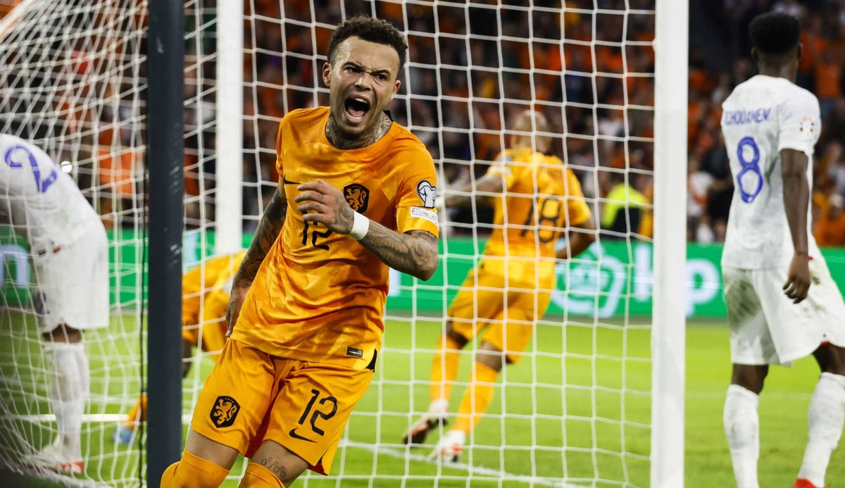 Reprezentacja Holandii przyleci do Warszawy bez Quilindschy’ego Hartmana, który z powodu choroby opuścił zgrupowanie. Wiadomo również, że "Oranje" wystąpią na PGE Narodowym bez doświadczonego napastnika Wouta Weghorsta.