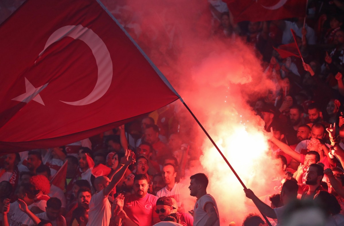 ​Piłkarze błyszczeli formą głównie u bukmachera. Sypią się zawieszenia