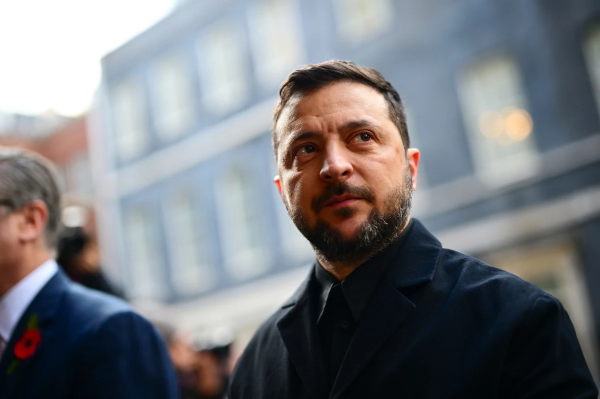 Korupcyjna afera w sektorze energetycznym wstrząsnęła Ukrainą. Po ujawnieniu śledztwa prowadzonego przez Narodowe Biuro Antykorupcyjne i Specjalną Prokuraturę Antykorupcyjną, z funkcji zrezygnowali minister energetyki Swietłana Hrynczuk i minister sprawiedliwości Herman Hałuszczenko. O konsekwencjach politycznych i międzynarodowych tej afery Tomasz Weryński rozmawiał z Bartoszem Cichockim, byłym ambasadorem Polski w Kijowie w internetowym Radiu RMF24.