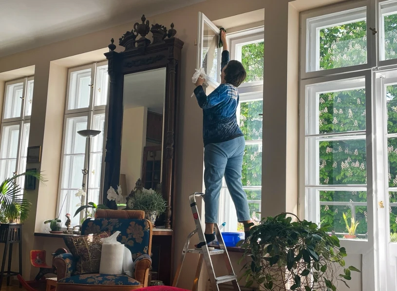 90 zł za lodówkę i 150 zł za łazienkę. Za półdarmo nikt już nie sprząta