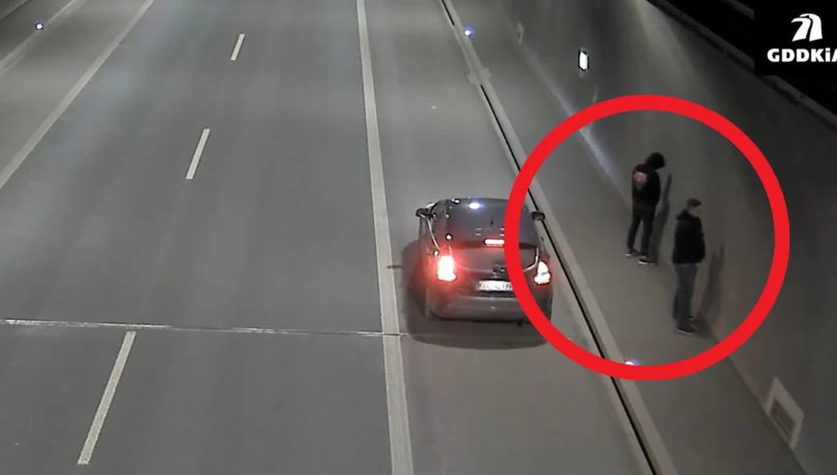 Generalna Dyrekcja Dróg Krajowych i Autostrad w Krakowie w nietypowy sposób zaapelowała do mężczyzn o badania. Na koncie Dyrekcji opublikowano nagranie z tunelu na S7, pokazujące jak dwóch mężczyzn zatrzymuje się na trasie po to, by załatwić potrzebę fizjologiczną.