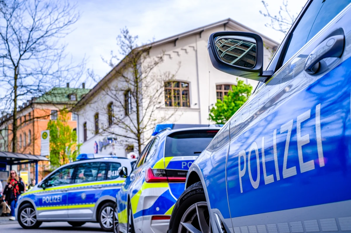 70-letnia Polka została zaatakowana przez nieznanego sprawcę podczas spaceru w niemieckim Celle (kraj związkowym Dolna Saksonia) – informuje „Cellesche Zeitung”. Seniorka doznała obrażeń twarzy, wpadła do rzeki i była przez pewien czas uznana za zaginioną. Miejscowa policja sprawdza, czy atak może mieć związek z wcześniejszymi incydentami w tej okolicy.