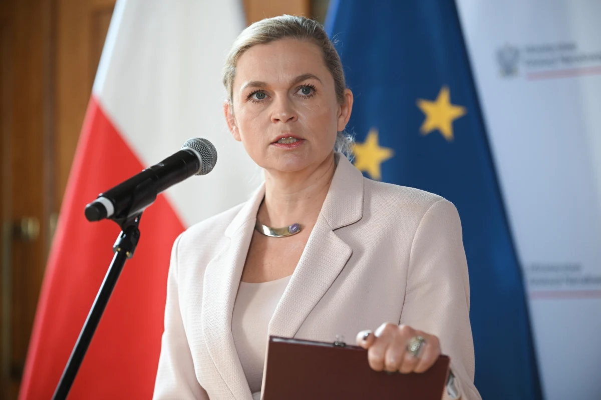 ​Posłowie PiS zapowiadają kontrolę poselską w Ministerstwie Edukacji Narodowej. "W związku z przyznaniem przez resort edukacji środków m.in. Stowarzyszeniu Sędziów Polskich "Iustitia" przeprowadzimy w MEN kontrolę poselską" - poinformował w piątek poseł PiS Michał Moskal. Jego zdaniem ta organizacja jest upolityczniona, a dotacja służyła "przelewaniu środków do swoich ludzi".