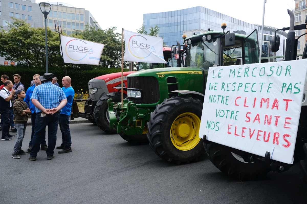 Pojawiła się nowa szansa na zablokowanie umowy z krajami Mercosur. Europoseł PSL Krzysztof Hetman jest inicjatorem wniosku 145 eurodeputowanych o skierowanie umowy UE z Brazylią, Paragwajem, Urugwajem i Argentyną do TSUE. Chodzi o ocenę, czy umowa ta jest zgodna z Traktatami UE. Autorzy wniosku chcą, by został on poddany pod głosowanie na najbliższej sesji planarnej europarlamentu, a więc pod koniec listopada. Przypomnijmy, umowie tej sprzeciwiają się polskie władze.