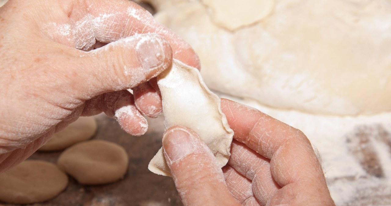 Nie wyrzucaj do kosza. Owiń szczelnie i wrzuć do zamrażarki na 3 miesiące