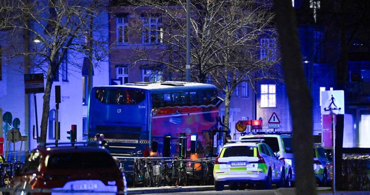 Tragedia w Sztokholmie, są zabici i ranni. Bus staranował przystanek