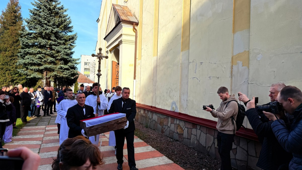 Pożegnanie bohaterów. 31 polskich obrońców Lwowa spoczęło w Mościskach