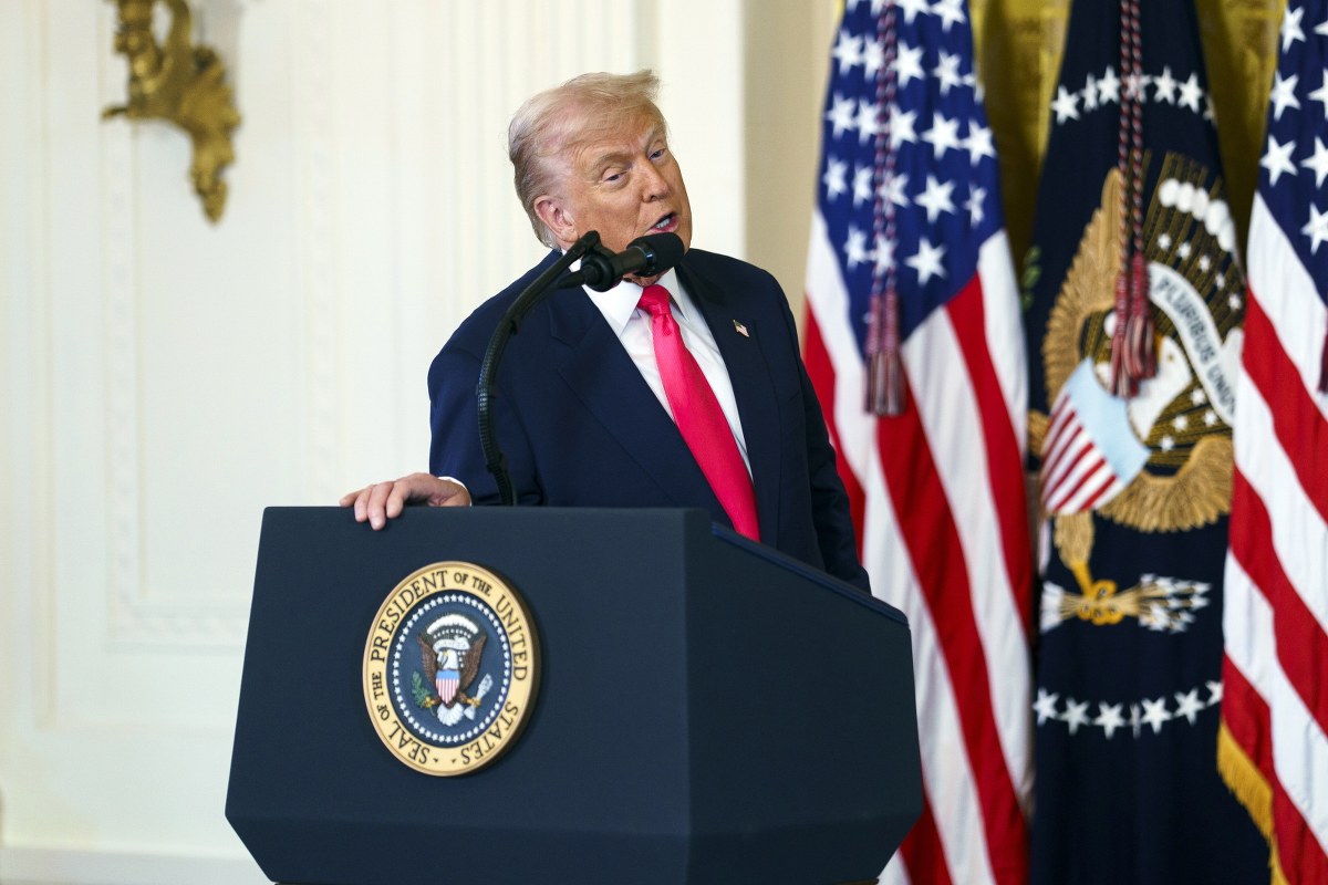 Donald Trump się ugiął i podpisał rozporządzenie