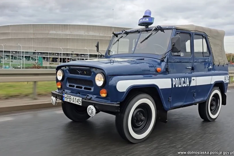 UAZ 469B po 36 latach skończył służbę w policji. Trafił w wyjątkowe miejsce