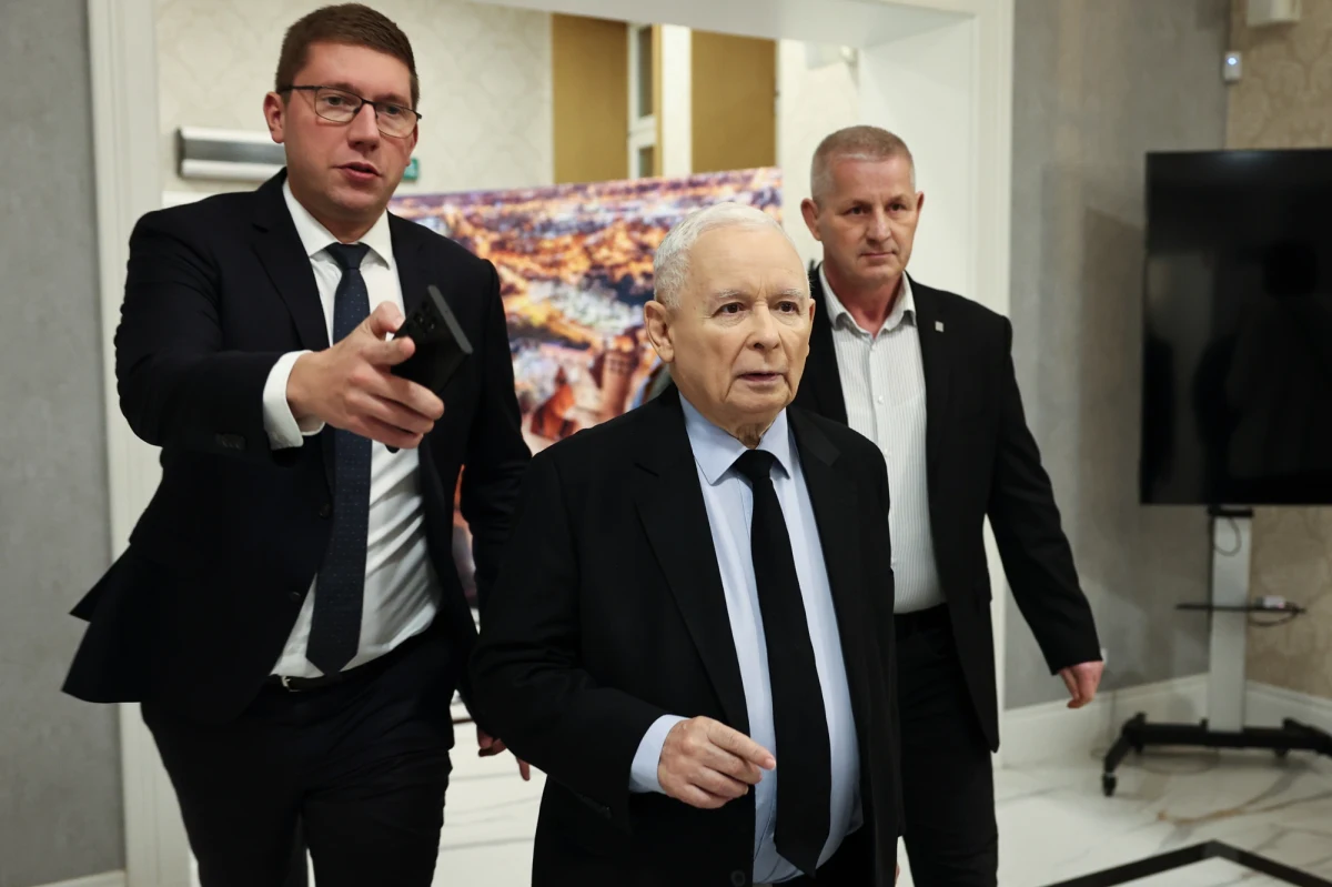 "Trzeba wprowadzić system niemiecki. Wiadomo, że ja nie należę do przyjaciół tego państwa, ale nie przeczę, że niektóre rozwiązania tam są rozwiązaniami dobrymi" – powiedział prezes Prawa i Sprawiedliwości w sobotę w Kwidzynie w Pomorskiem, nawiązując do sytuacji w służbie zdrowia, która – jego zdaniem – "jest bulwersująca". 