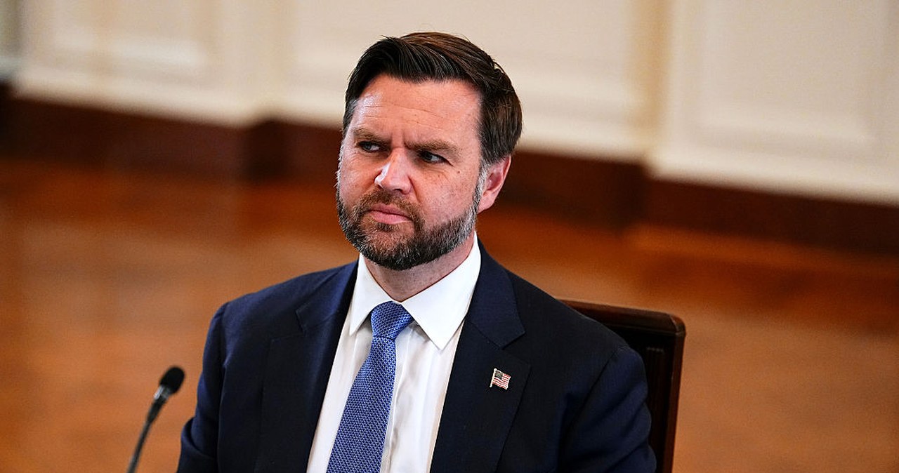 Wypadek kolumny J. D. Vance'a. Jeden z policjantów w stanie krytycznym