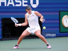 Tenis: Turniej WTA Finals w Rijadzie - mecz fazy grupowej gry podwójnej: Weronika Kudermietowa/Elise Mertens - Su-Wei Hsieh/Jelena Ostapenko