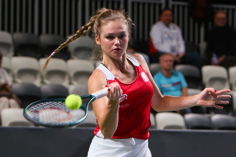 Sensacyjny debiut w kadrze Polski, nokaut na oczach Świątek. "Brawo Linda"