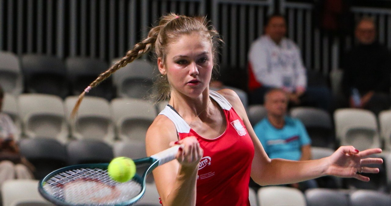 Sensacyjny debiut w kadrze Polski, nokaut na oczach Świątek. "Brawo Linda"