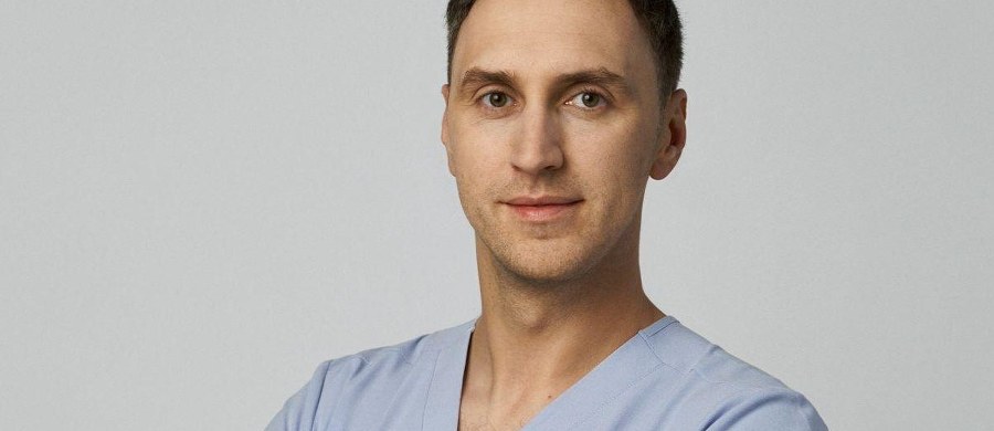 Jak pokazują badania, rak gruczołu krokowego jest drugim co do częstości nowotworem występującym wśród mężczyzn w Polsce. Problem będzie coraz większy, bo na raka prostaty chorują starsi, a żyjemy coraz dłużej. Na pytania dotyczące raka prostaty odpowiada nasz ekspert, urolog dr Tomasz Wiatr.