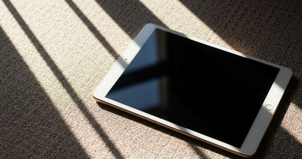 Polscy naukowcy na tropie ekranów przyszłości. Nowa moc ciekłych kryształów