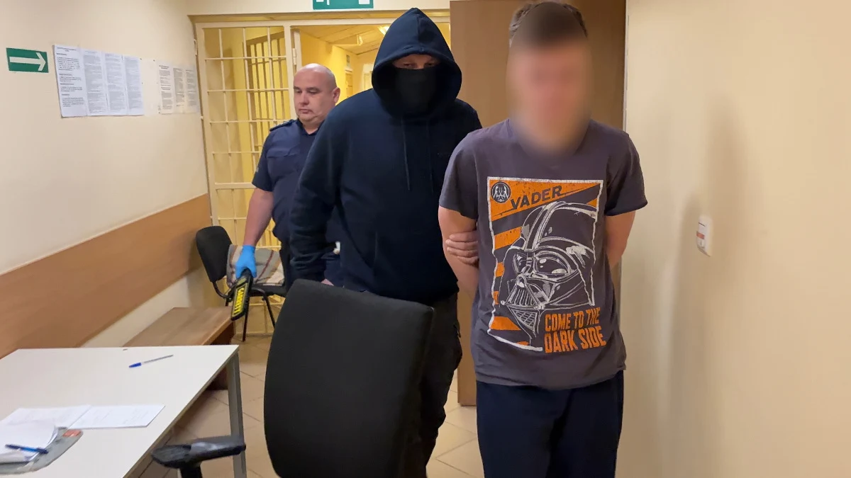 19-letni obywatel Polski, uczeń szkoły zawodowej, podejrzewany o kierowanie gróźb karalnych wobec prezydenta Karola Nawrockiego, przyznał się do winy - poinformował prok. Piotr Antoni Skiba, rzecznik warszawskiej prokuratury. Dodał, że na dalszym etapie będzie konieczne przesłuchanie prezydenta Karola Nawrockiego.