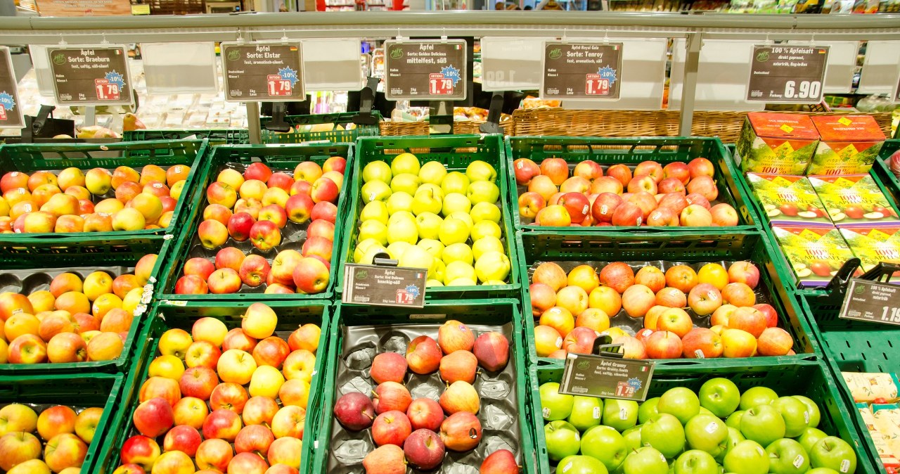 Eksperci wskazali 12 najbardziej skażonych chemią warzyw i owoców