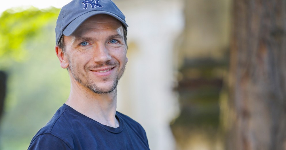 "Dobry chłopiec" to kolejna międzynarodowa produkcja Jana Komasy, reżysera nominowanego do Oscara "Bożego Ciało" oraz twórcy głośnego "Miasta '44". Film trafi nie tylko na rynek amerykański, ale również do wielu innych krajów na całym świecie. W Polsce dystrybucją tytułu zajmuje się firma Kino Świat.