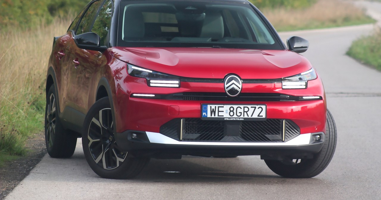 Citroen C4 Hybrid przyciąga zużyciem paliwa i ceną. A jakie ma wady?