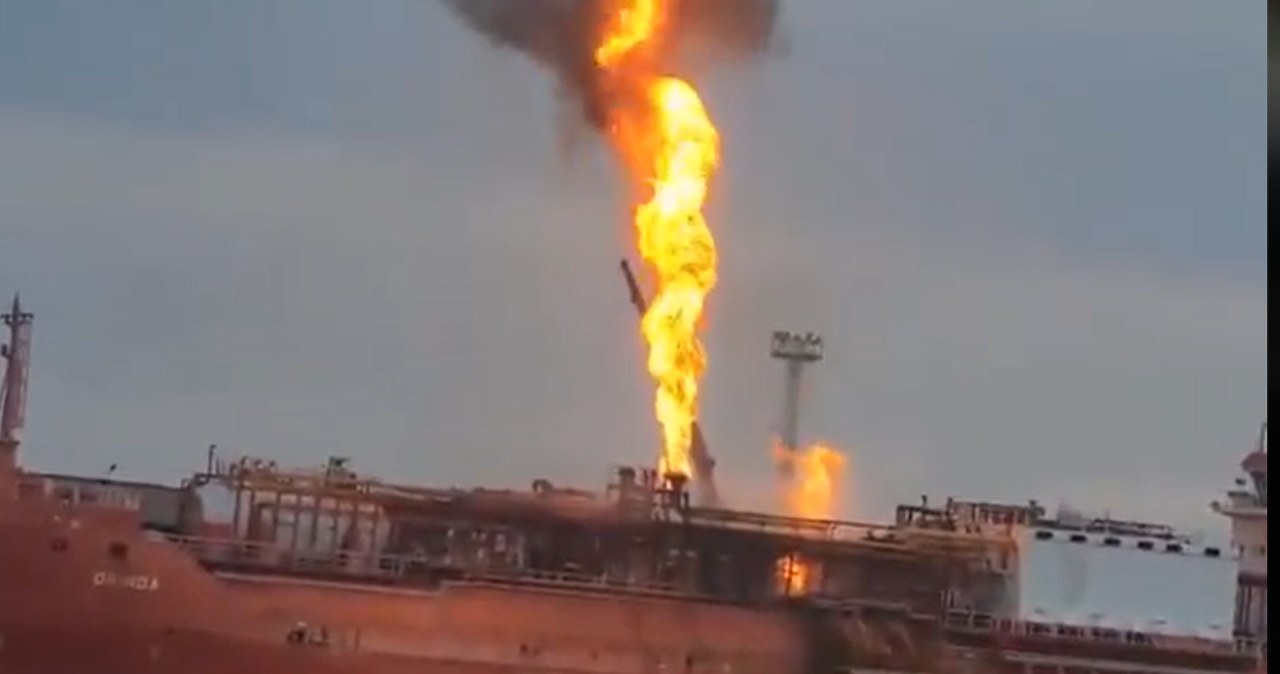 Statek w płomieniach w ukraińskim porcie. Rumuni ewakuowali wioskę