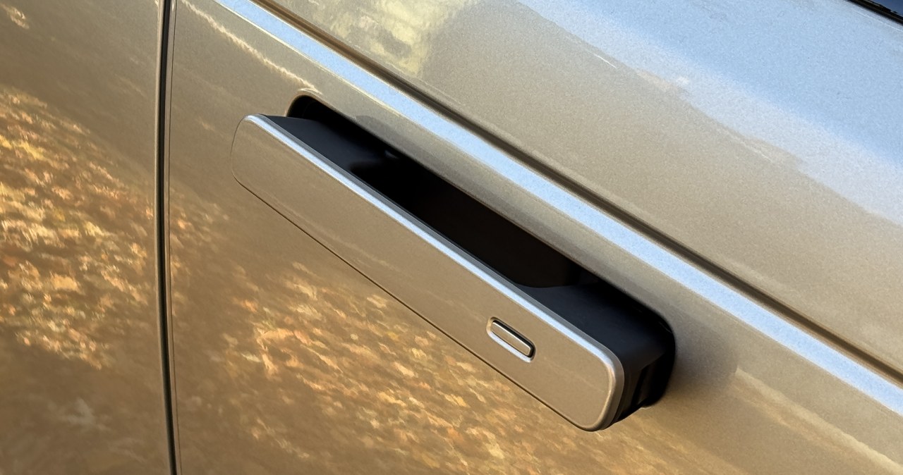 Koniec chowanych klamek w samochodach? Chodzi o bezpieczeństwo