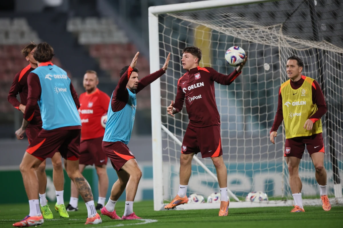 Z Bartłomiejem Drągowskim w bramce i m.in. z Pawłem Wszołkiem rozpocznie piłkarska reprezentacja Polski wyjazdowy mecz eliminacji mistrzostw świata z Maltą. Początek spotkania w Ta' Qali o godz. 20.45.