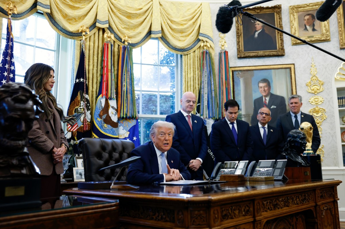 Ukłon Trumpa w stronę kibiców. Prezydent obiecuje priorytet