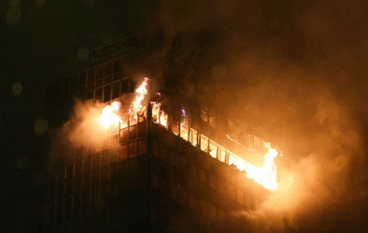 Wieżowiec stanął w ogniu. Dramatyczne sceny