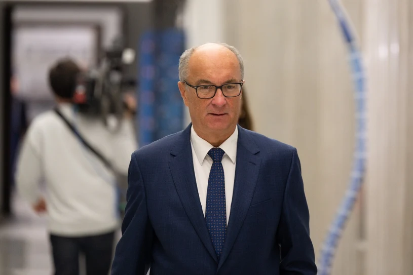 Najnowszy sondaż uderza w koalicję. Większość Polaków jest przeciw