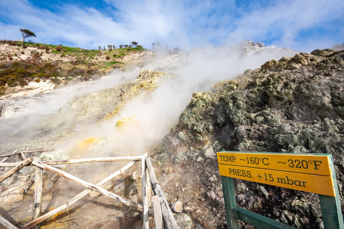Jeden z najniebezpieczniejszych wulkanów świata. Naukowcy odkryli szczelinę