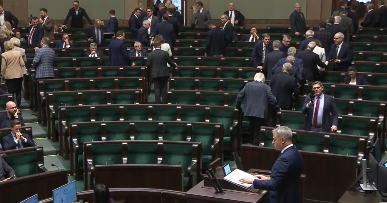 Awantura i krzyki w Sejmie. Posłowie PiS wyszli z sali