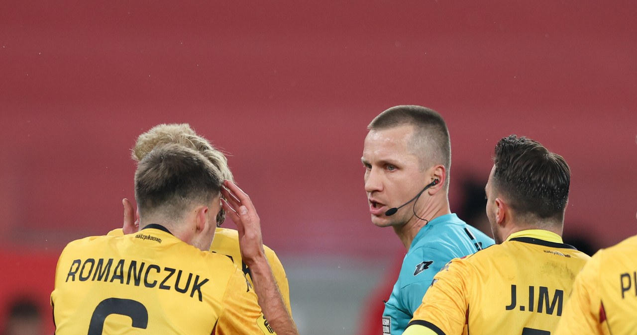 Sędziowski ekspert prowadzi ranking błędów arbitrów i VAR. Wyniki zatrważające